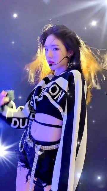 网红小橙子女,青春活力，网络新宠