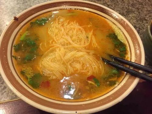 米线店吃瓜,一场舌尖上的夏日狂欢